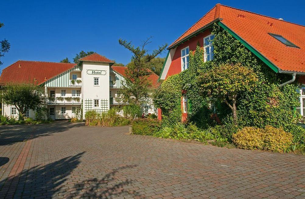 שטראלסונד Landgasthof & Hotel Jagdhof מראה חיצוני תמונה