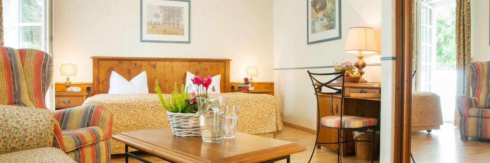 שטראלסונד Landgasthof & Hotel Jagdhof מראה חיצוני תמונה