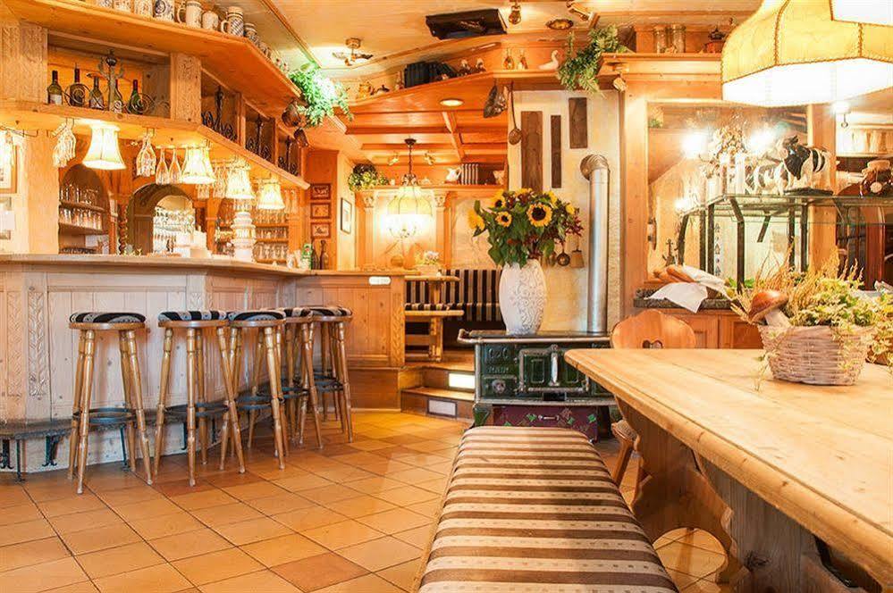 שטראלסונד Landgasthof & Hotel Jagdhof מראה חיצוני תמונה