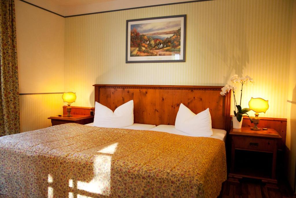 שטראלסונד Landgasthof & Hotel Jagdhof חדר תמונה